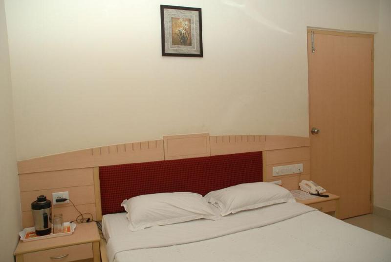 Hotel Padmini Residency Хайдарабад Экстерьер фото