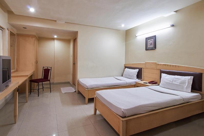 Hotel Padmini Residency Хайдарабад Экстерьер фото